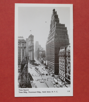 Postcard PC New York 1930 Times Square Paramount Bldg Times Bldg Hotel Astor cars street USA US United States